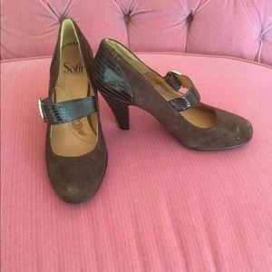 Chocolate brown pumps